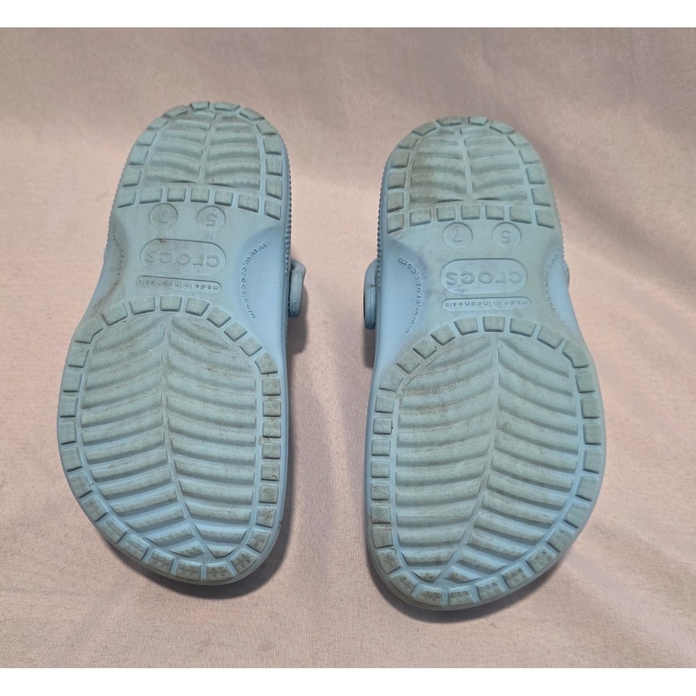 Crocs Classic Teal Colored Clogs. Size Women's 7 or Men's 5 - Picture 9 of 9